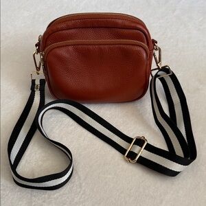 Pom Pom London | Mayfair Pebbled Leather Crossbody Bag B&W Stripe Strap Brown